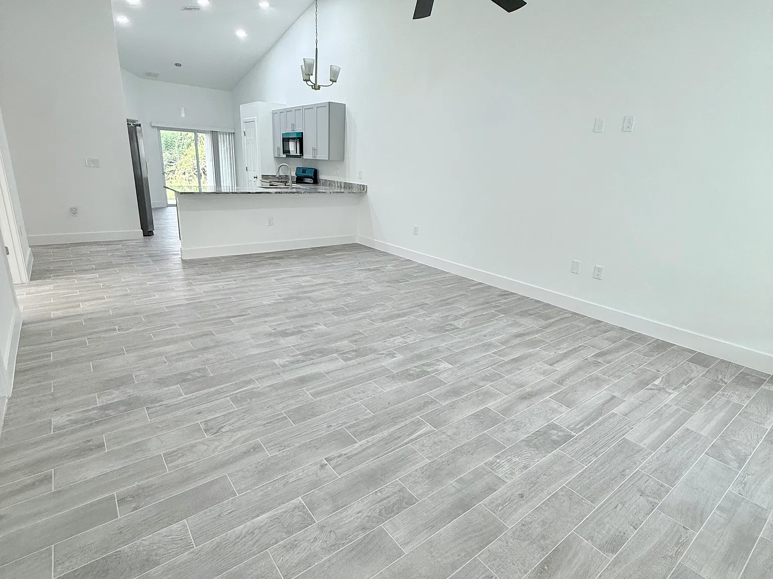 3 bed, 1752 sqft, $1,849 — Photo 4