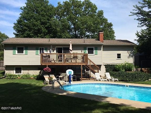 4th image of 3291 De Feyter St