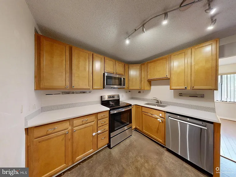 200 N Pickett St #207 — Photo 23
