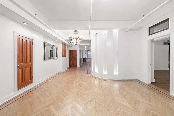 Sold by Nest Seekers International | media 11