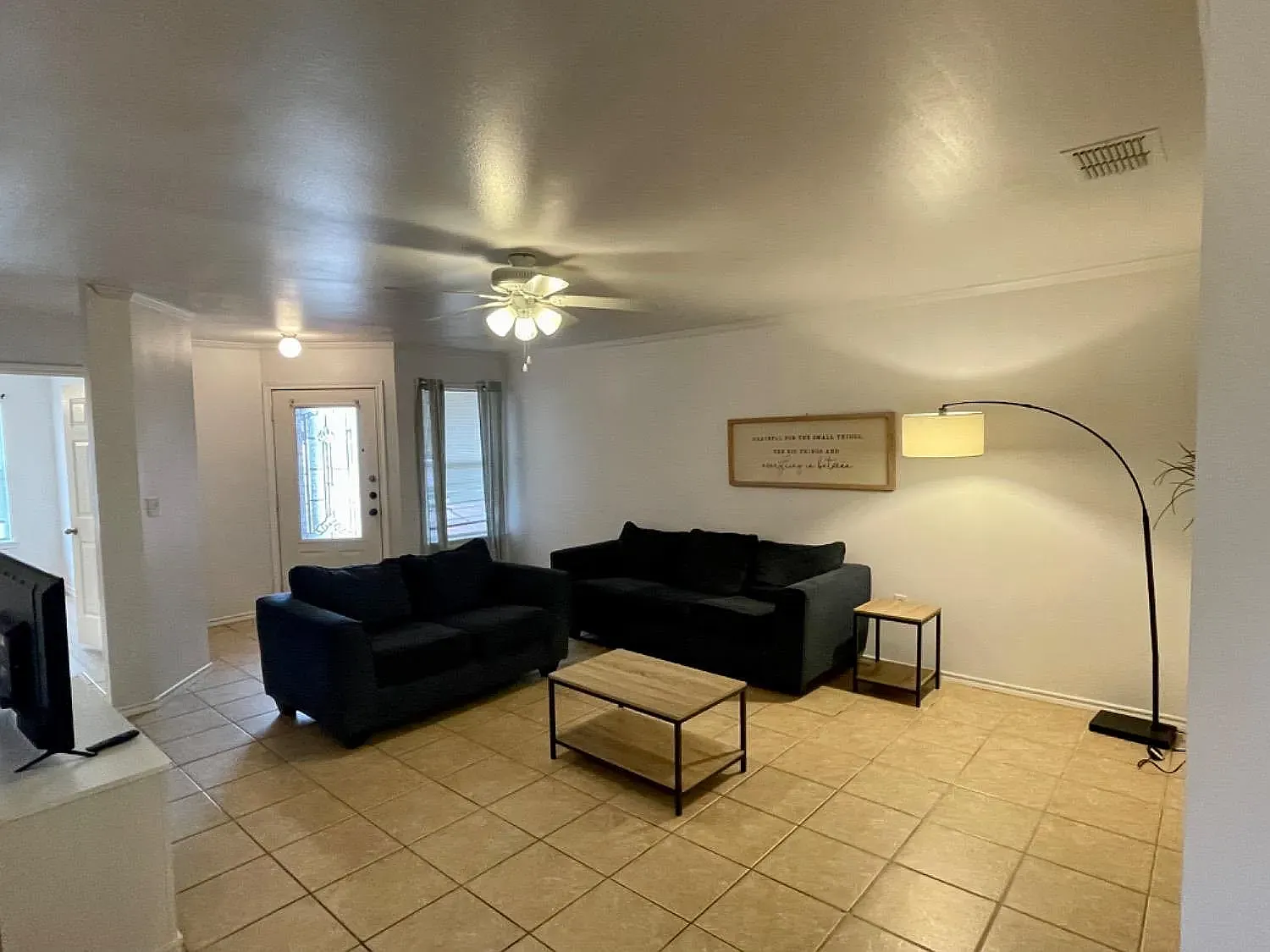 3 bed, 1365 sqft, $1,300 — Photo 3