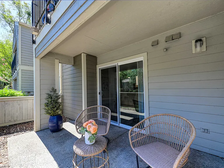 Palomino 2 bedroom patio