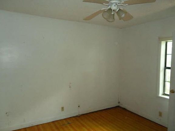 5th image of 184 Marshall Ave