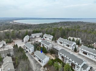 4013 Robin Hood Ln, Traverse City, MI 49686