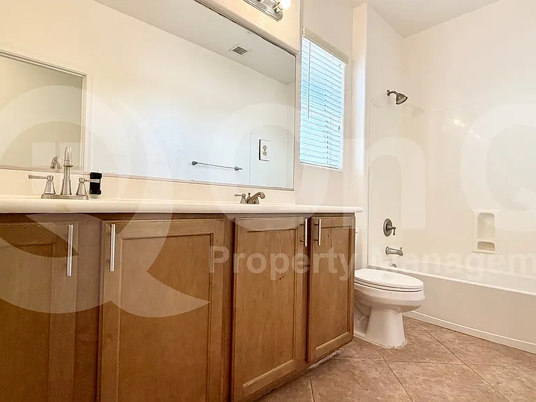 1195 E Gail Dr — Photo 25