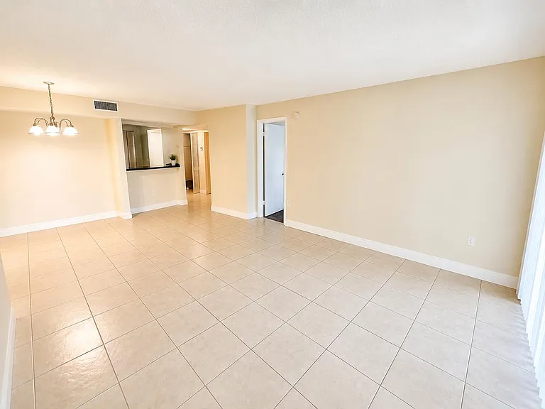 4205 N University Dr #106 — Photo 9