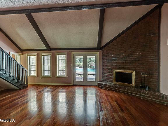 4th image of 4680 Redwood Ln
