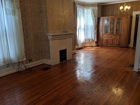 5th image of 536 E Monroe St