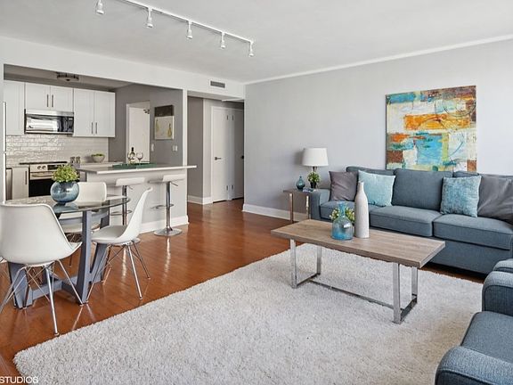 5th image of 6301 N Sheridan Rd APT 19D