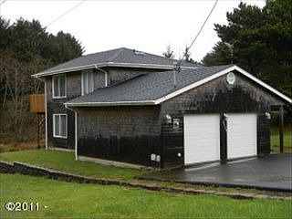 2nd image of 2035 NE 58th St