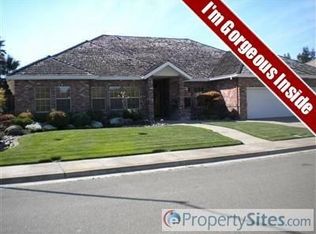 923 Interlaken Dr, Lodi, CA 95242