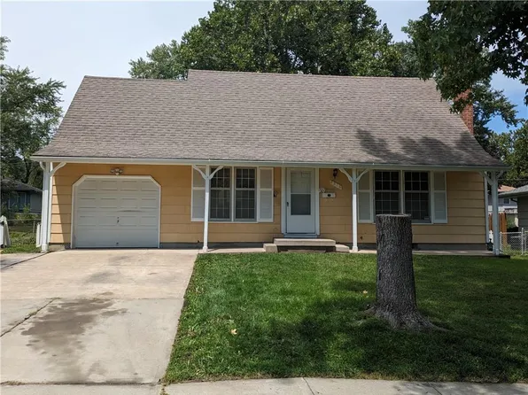 8310 E 92nd St, Kansas City, MO 64138