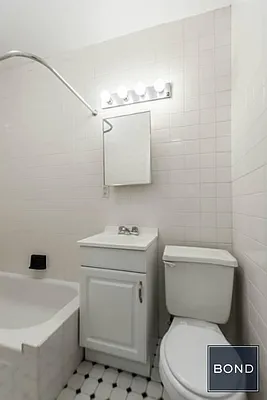 Rented by Bond New York | media 4