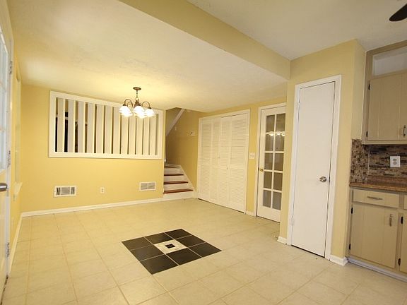 Dining/breakfast area