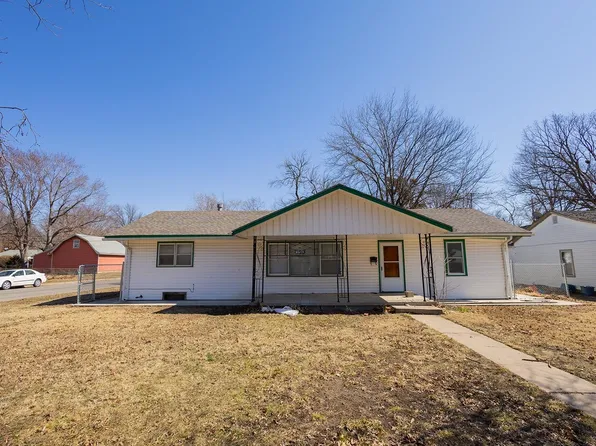 1702 S Edgemoor Dr, Wichita, KS 67218