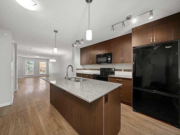 5th image of 509 Auburn Bay Cir SE