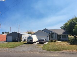 401 Dewey St, Moro, OR 97039