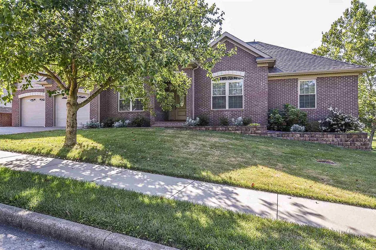 19041 Southampton Dr photo 1