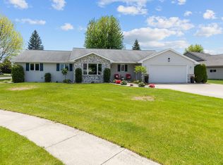 107 Bentwood Dr, Brillion, WI