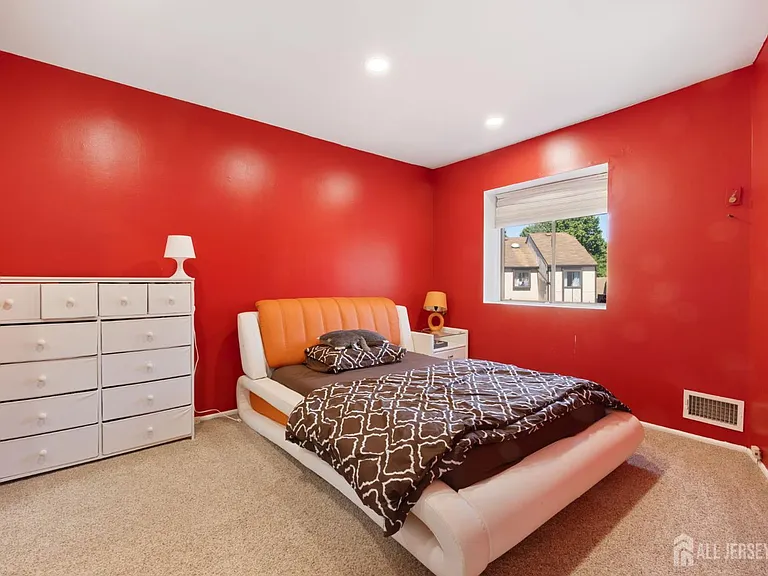 190 Goldmine Ln — Photo 11