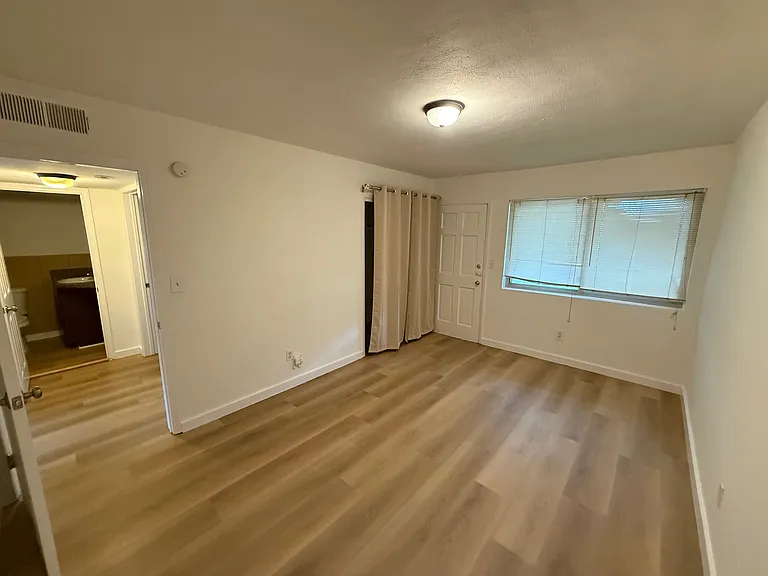 741 Carter St NW #4 — Photo 5