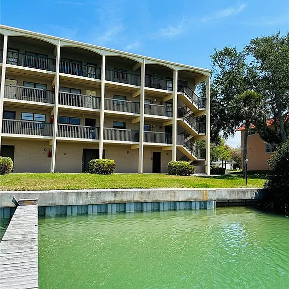 12500 Capri Cir N #401 — Photo 47