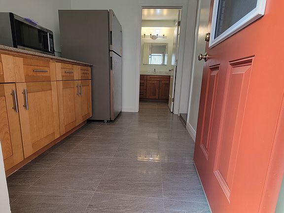 3rd image of 614 Grand Ave #B