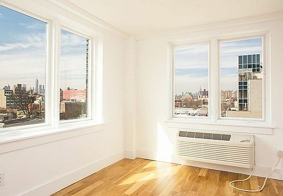 5th image of 588 Myrtle Ave #405