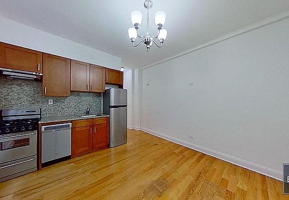 2nd image of 245 W 51st St APT 212
