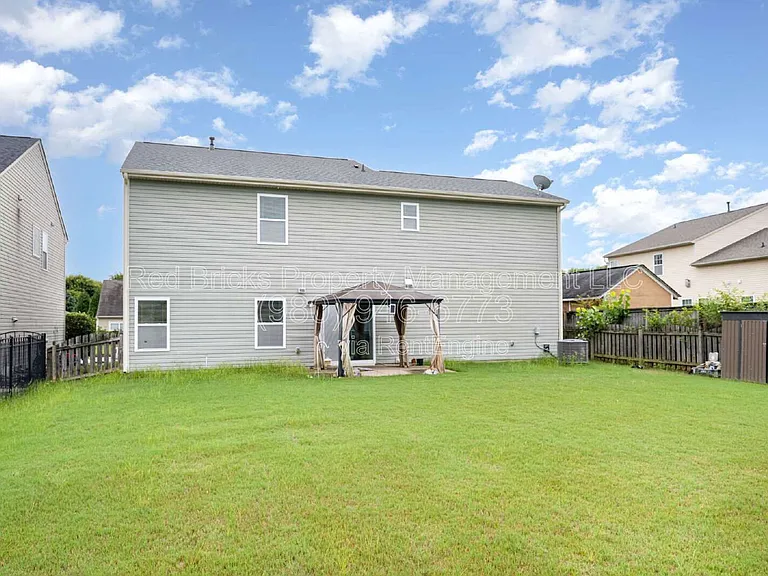 3530 Alister Ave SW — Photo 31