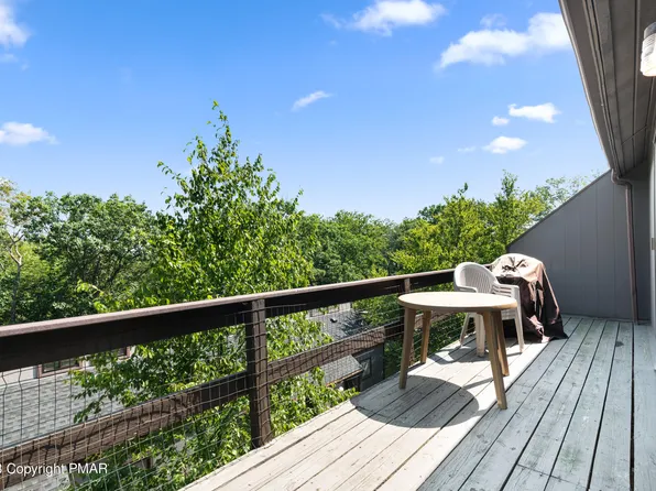 47 Slalom Way, Tannersville, PA 18372