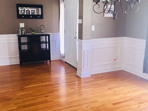 4th image of 501 Holly Hills Ln