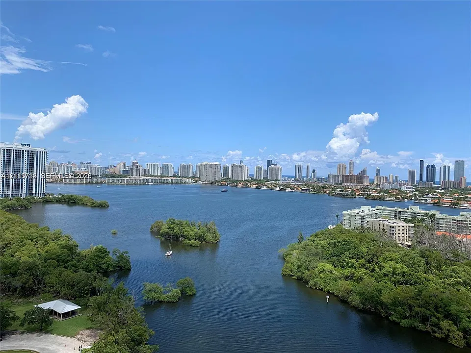 16385 Biscayne Blvd #1906