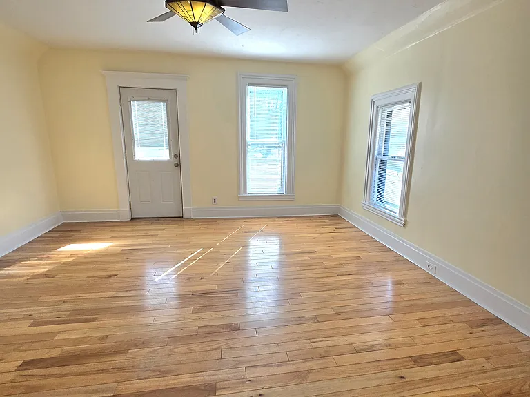 701 Lyon St NE — Photo 2