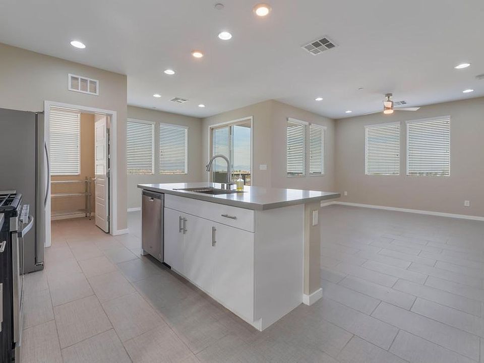 1st image of 11236 Rainbow Peak Ave Unit 305