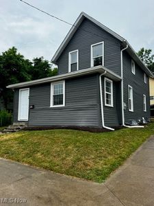 90 Nickel St, Akron, OH, 44303