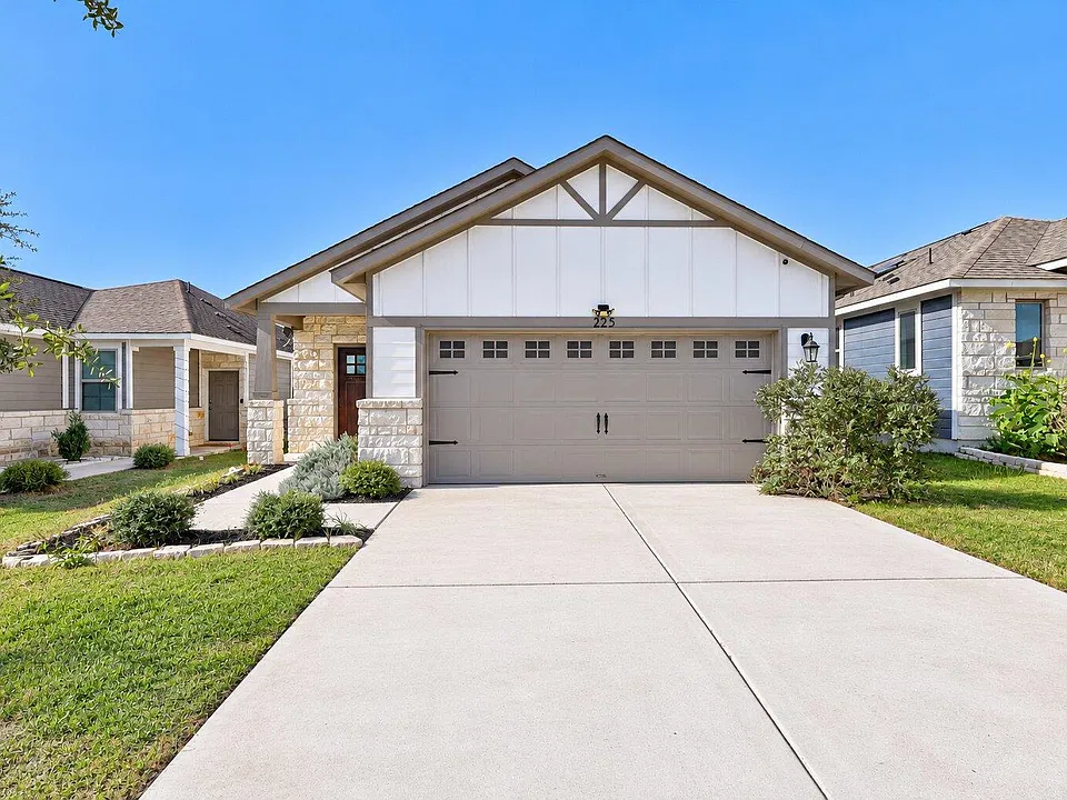 225 Unforgiven Ln