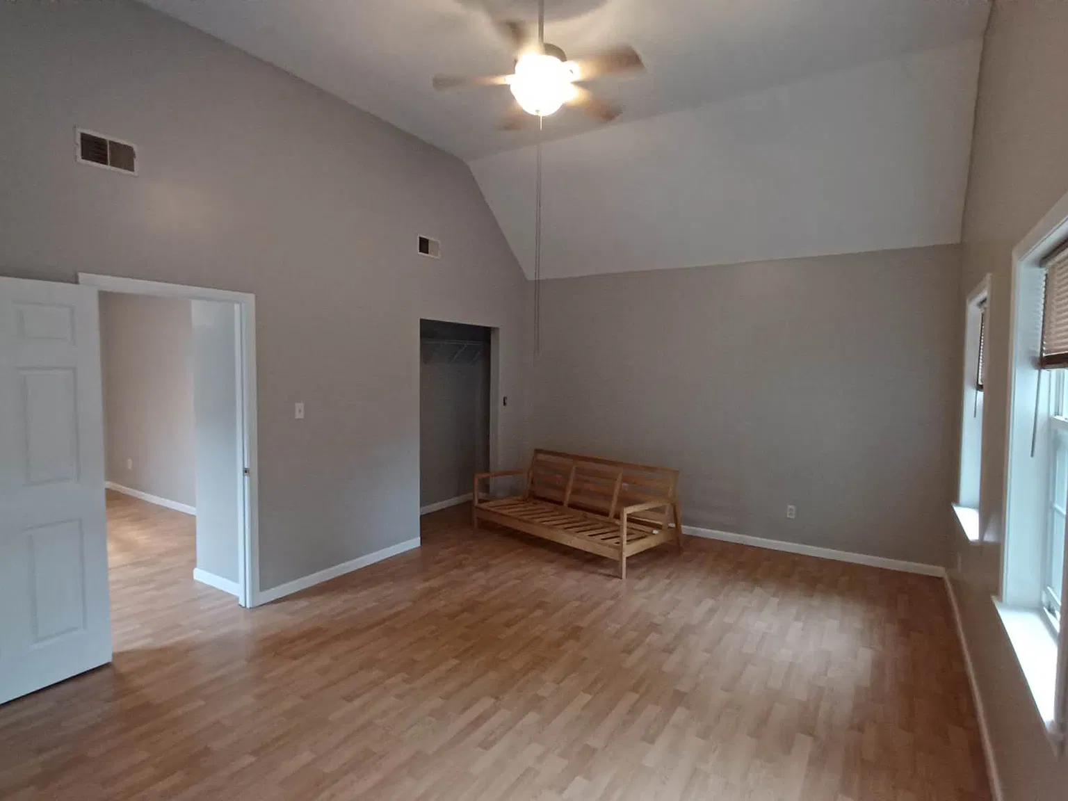 2 bed, 856 sqft, $900 — Photo 3