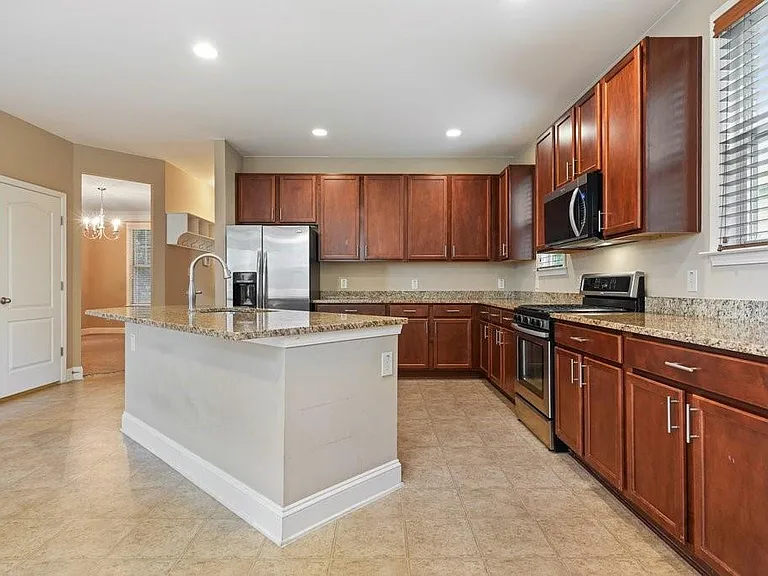 1010 Chelsey Way — Photo 15