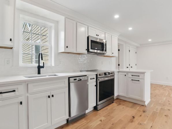 49 Daniels Farm Rd #G