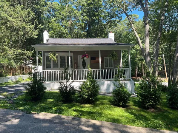 2 Oak Lane, Wading River, NY 11792