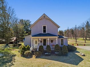 6015 Walsh Rd, Whitmore Lake, MI 48189