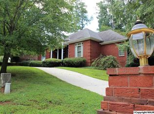 202 Greenlawn Dr, Meridianville, AL 35759