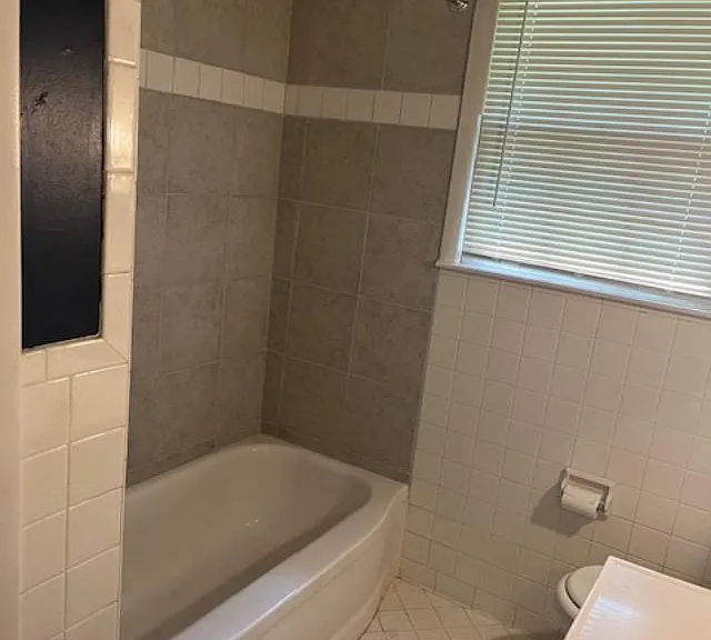 608 Waxhaw Dr — Photo 3