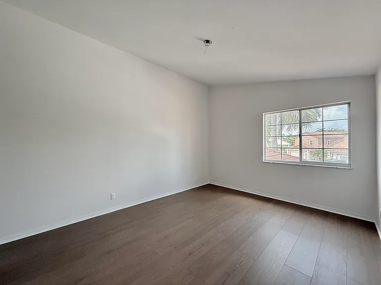 21440 Millbrook Ct — Photo 16