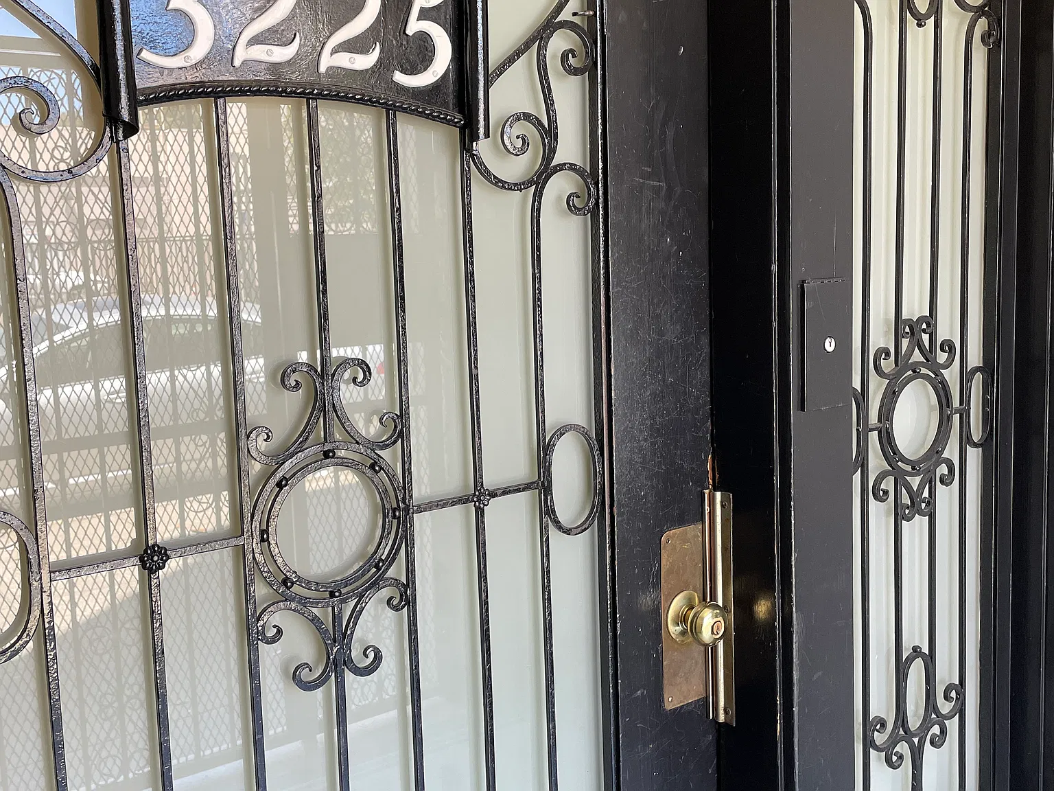 3225 Laguna St — Photo 1