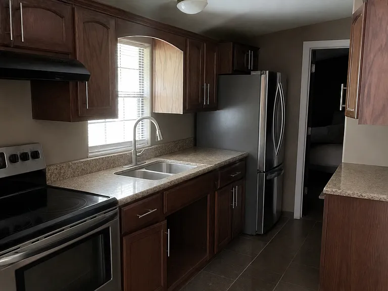 112 Pacific Ave — Photo 13