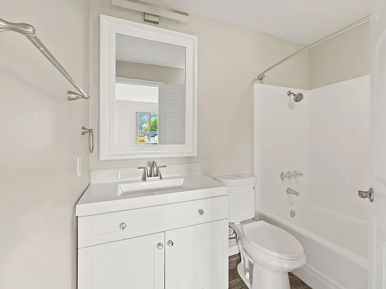 Brittany House Apartments — Photo 44