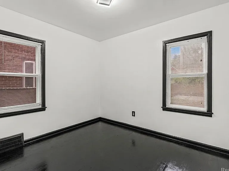 10609 Stratman St — Photo 9
