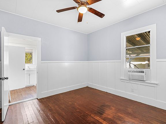3rd image of 1044 West St #1044